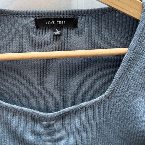 Love Tree Charcoal Ribbed Long Sleeve Blouse size small - Picture 2 of 4